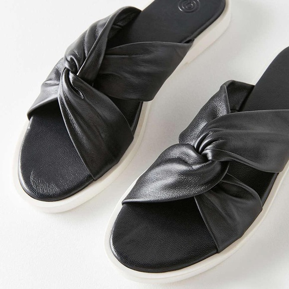 UO Cross Knotted Sandal - Picture 3 of 7